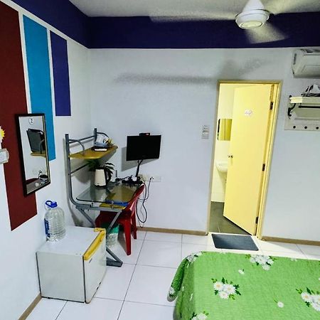 Vista Alam Roomstay Homestay Shah Alam Esterno foto