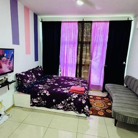 Vista Alam Roomstay Homestay Shah Alam Esterno foto