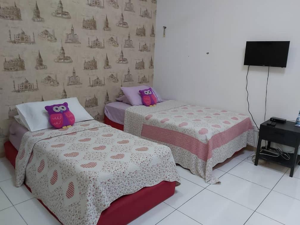 Vista Alam Roomstay Homestay Shah Alam Esterno foto