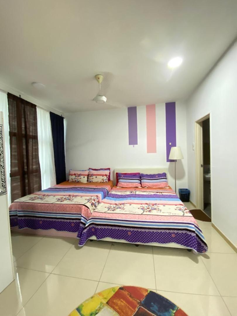 Vista Alam Roomstay Homestay Shah Alam Esterno foto