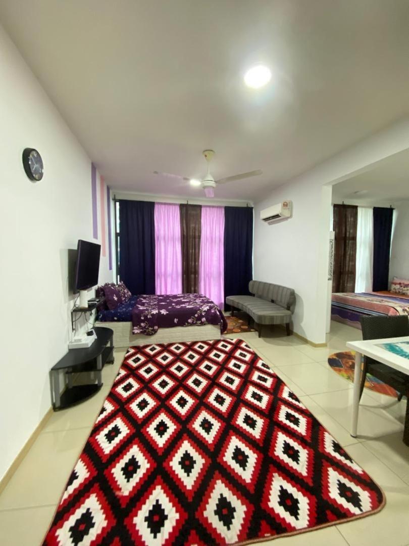 Vista Alam Roomstay Homestay Shah Alam Esterno foto