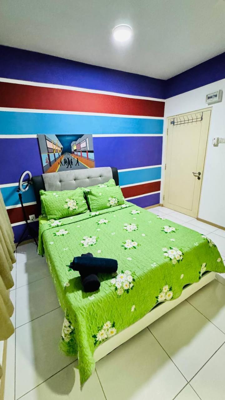 Vista Alam Roomstay Homestay Shah Alam Esterno foto
