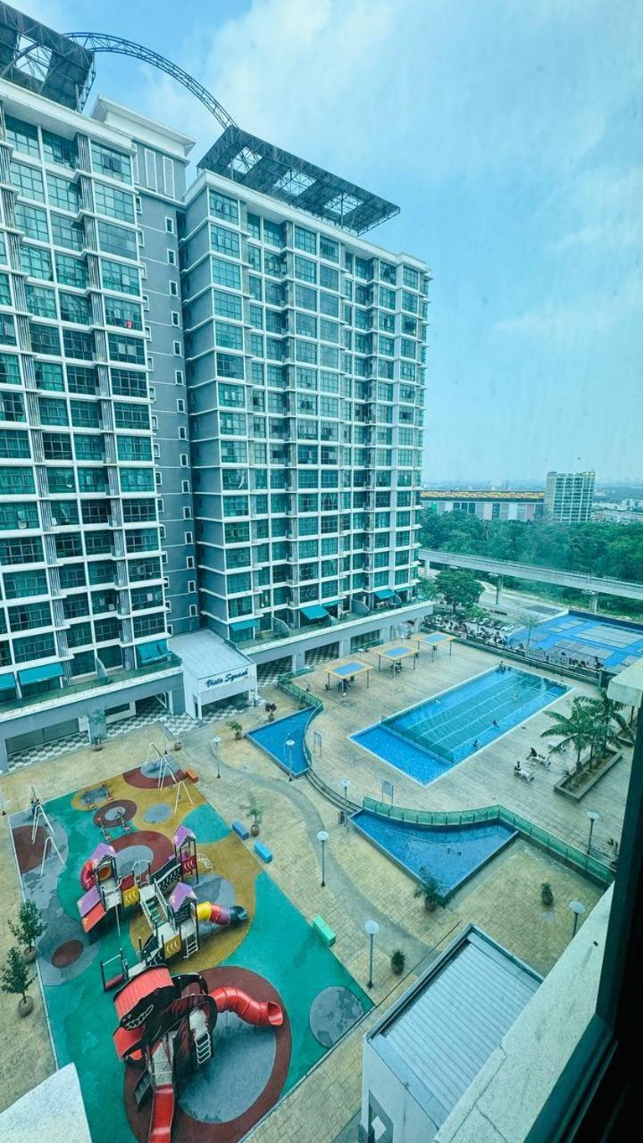 Vista Alam Roomstay Homestay Shah Alam Esterno foto
