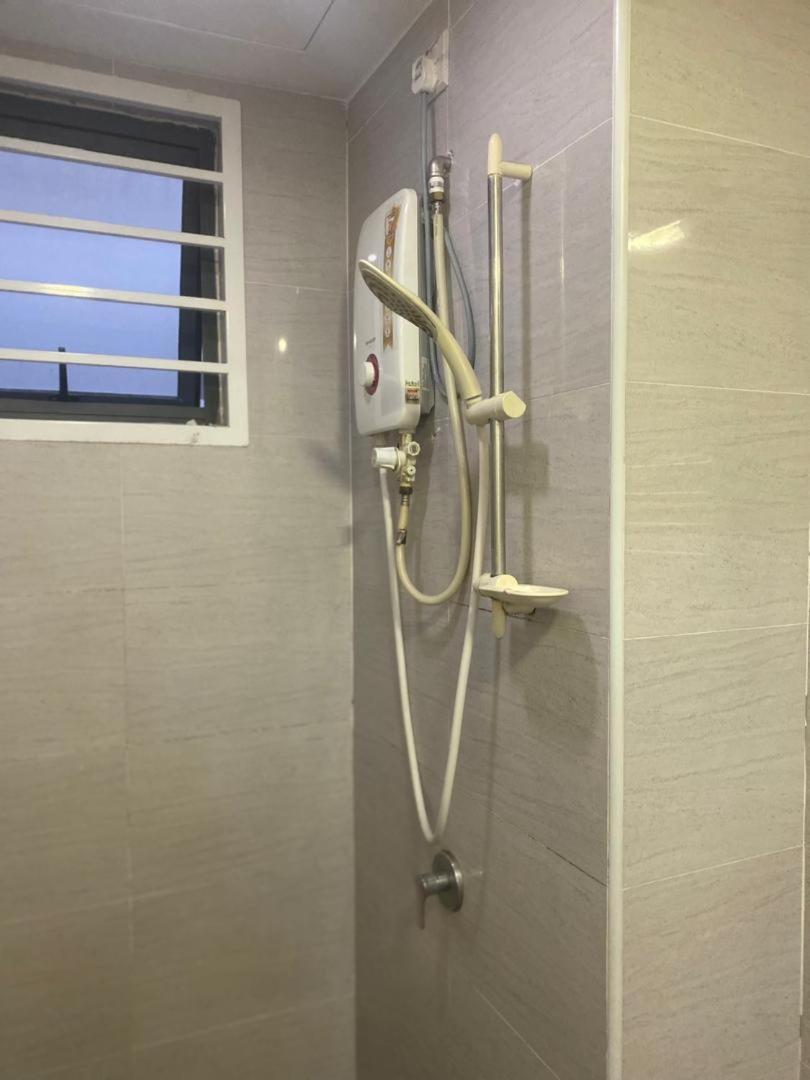 Vista Alam Roomstay Homestay Shah Alam Esterno foto