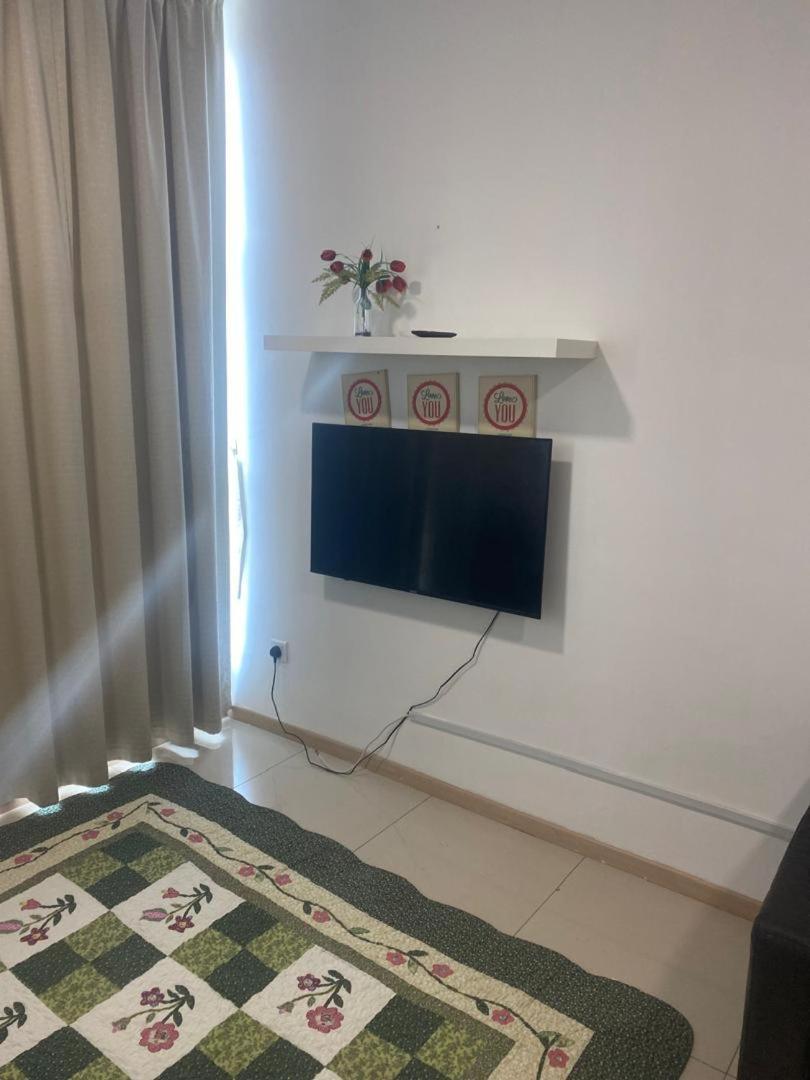 Vista Alam Roomstay Homestay Shah Alam Esterno foto