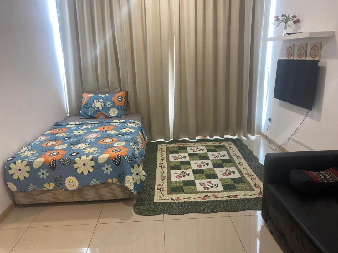 Vista Alam Roomstay Homestay Shah Alam Esterno foto