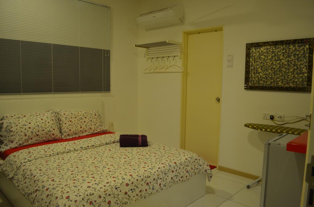 Vista Alam Roomstay Homestay Shah Alam Esterno foto