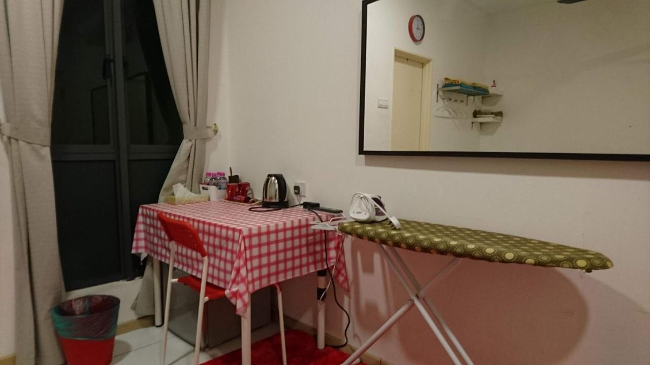 Vista Alam Roomstay Homestay Shah Alam Esterno foto