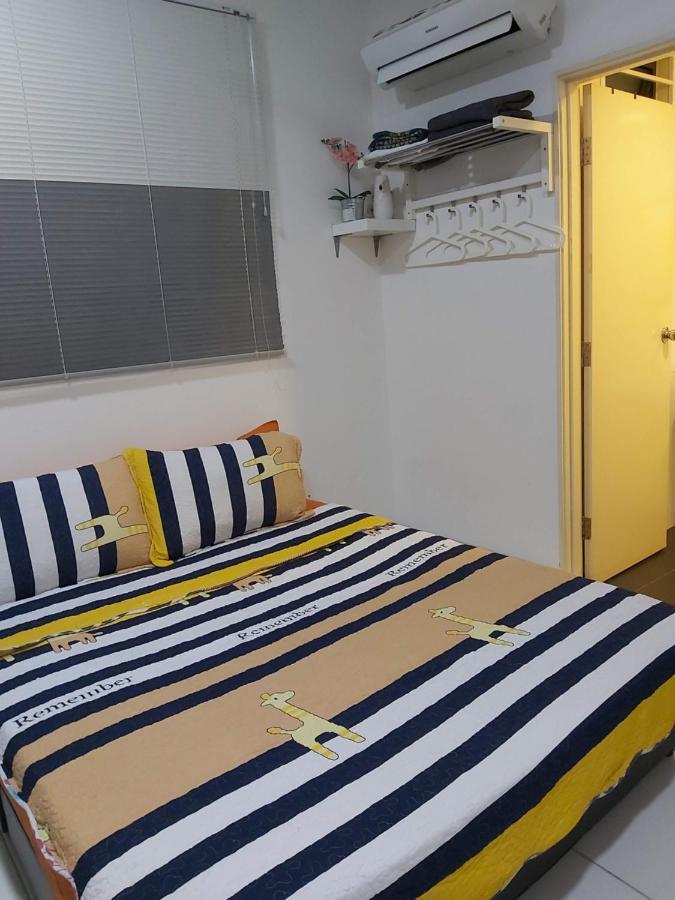Vista Alam Roomstay Homestay Shah Alam Esterno foto